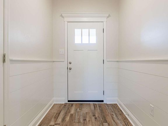 2nd image of 3936 Lu Ln