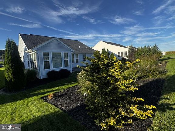 4th image of 21 Cambridge Ln