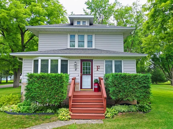 411 7th St E, Hector, MN 55342