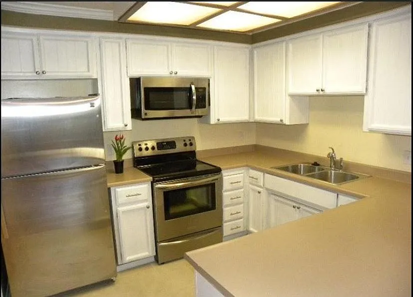 2 bed, 1090 sqft, $2,100 — Photo 4