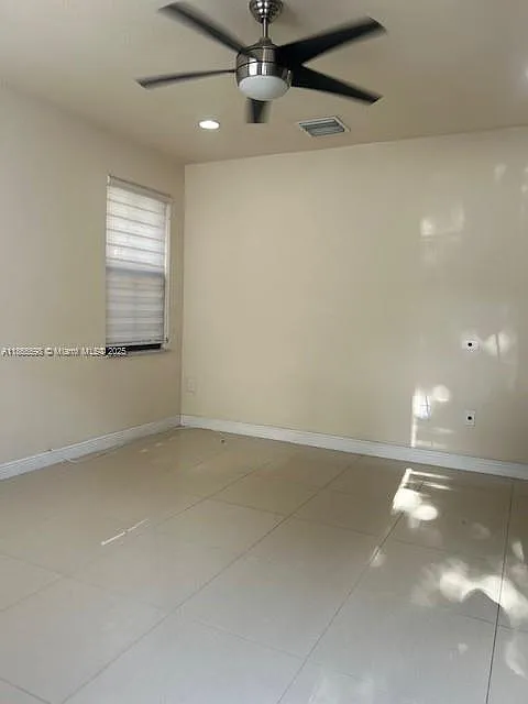 4 bed, 2650 sqft, $5,000 — Photo 3