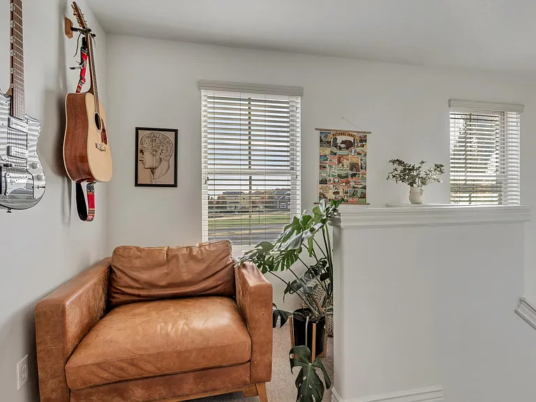 4253 W Clarks Hill Dr — Photo 10