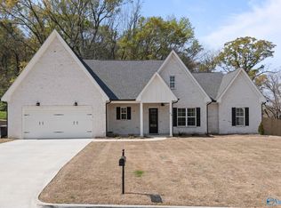 90 Tumbleweed Dr, Guntersville, AL 35976