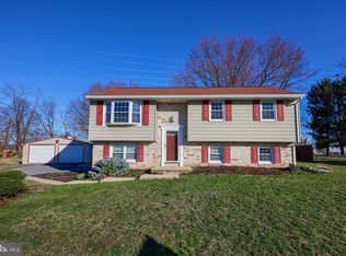 709 Pleasant Dr, East Earl, PA 17557