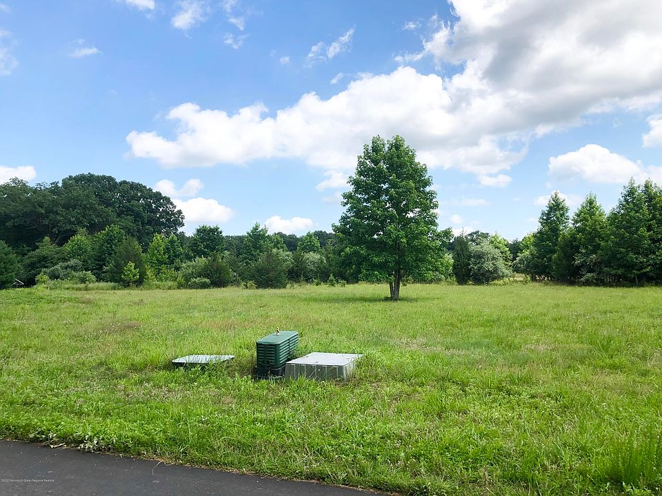 2nd image of 2 Parker Ct