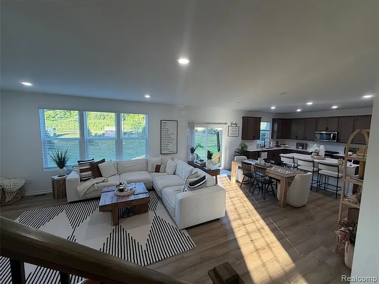4881 Marquette Dr — Photo 4