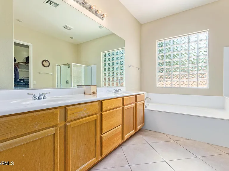 4250 S Lafayette Dr — Photo 17