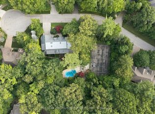 2035A Heartwood Ct, Mississauga, ON L5C4P7