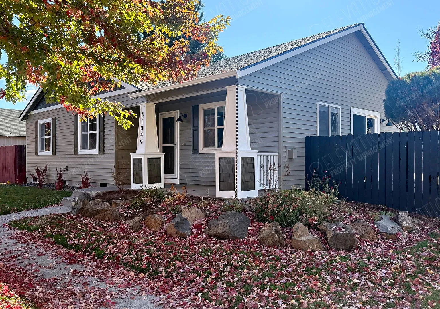 Single Level 3 BR Charmer in SE Bend with Fully Fenced Yard — Photo 2