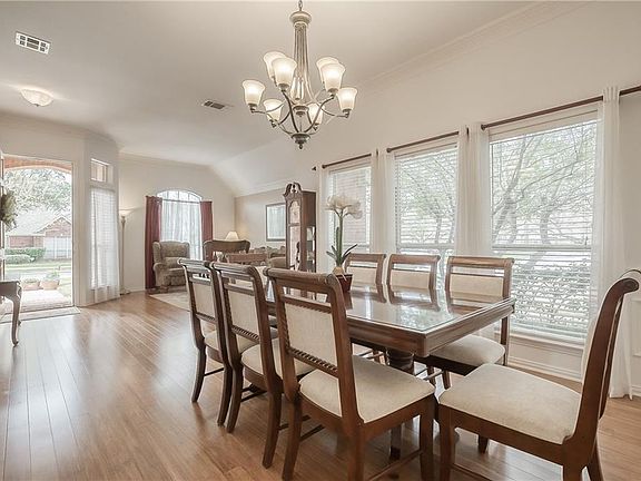 2nd image of 4032 Oak Park Dr