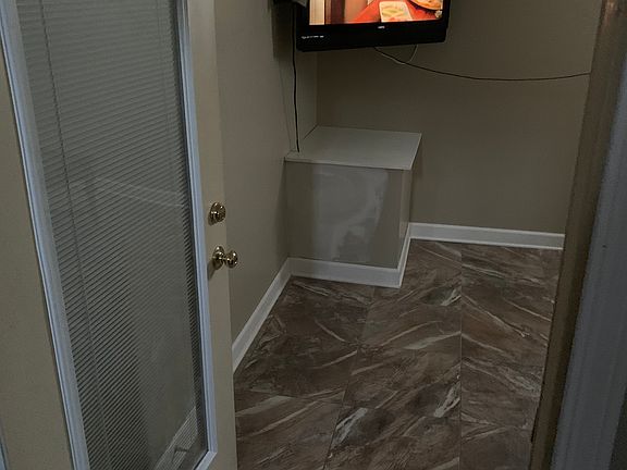 5th image of 16067 Drexel Ave
