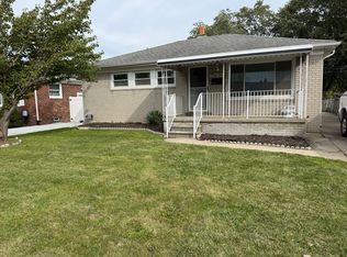 25394 Normandy St, Roseville, MI 48066