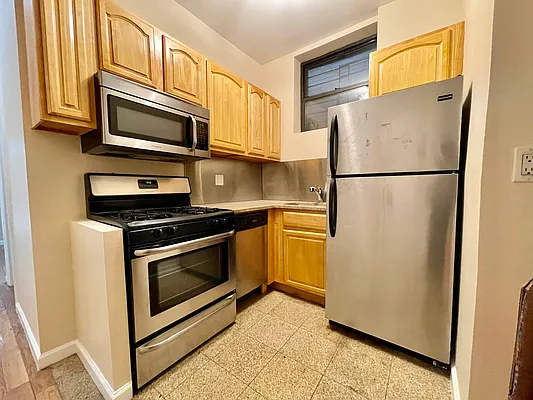 Rented by Douglas Elliman | media 27