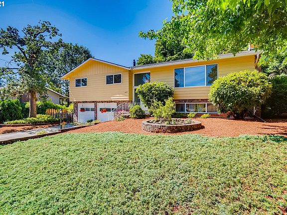 2nd image of 4935 SE La Mesa Way
