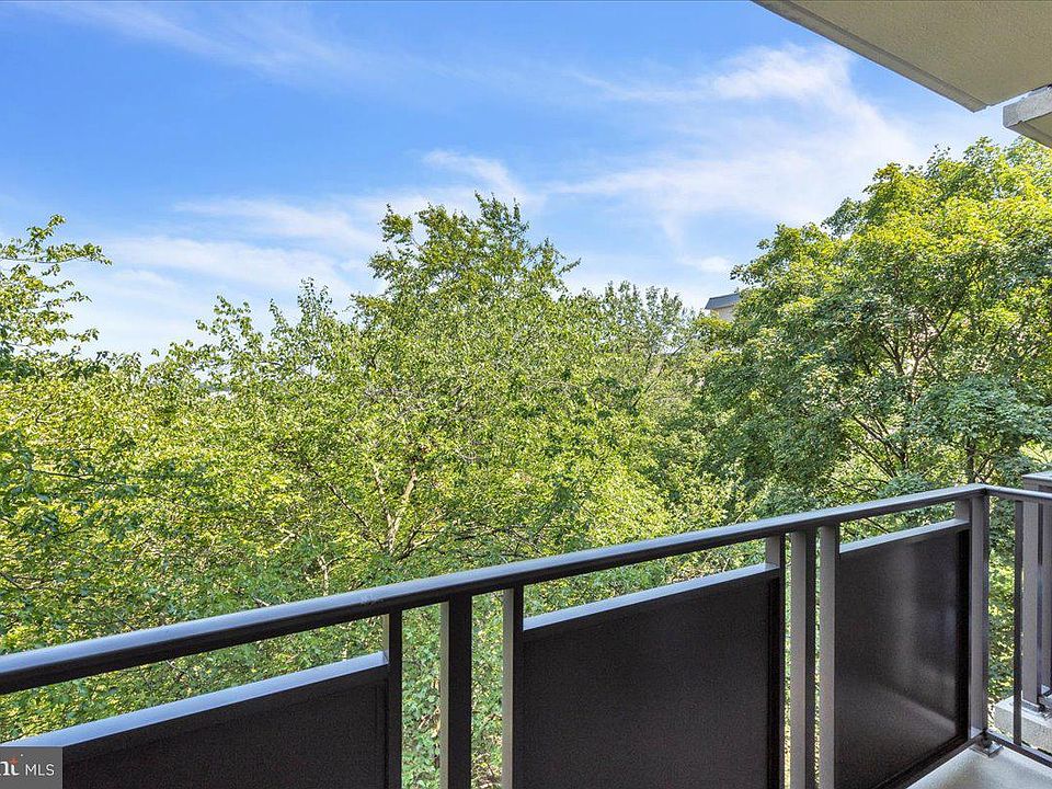 2nd image of 6001 Arlington Blvd APT 619