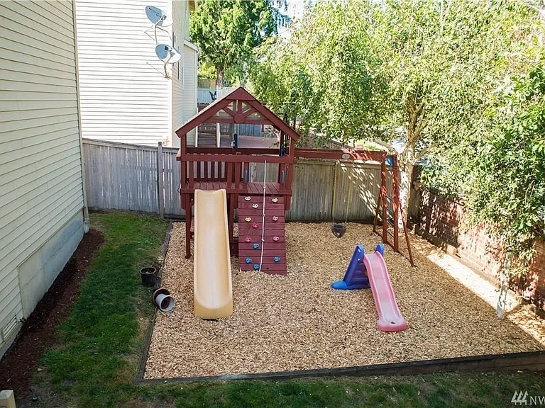 Play yard
