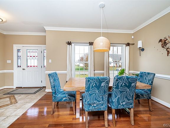 4th image of 9469 Crescent View Dr