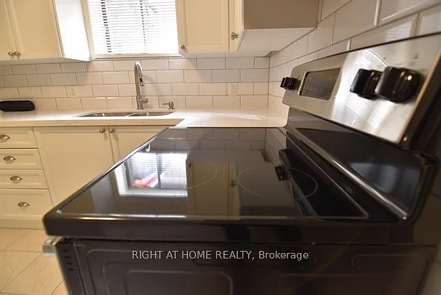 9 Elnathan Cres #BASEMENT — Photo 9