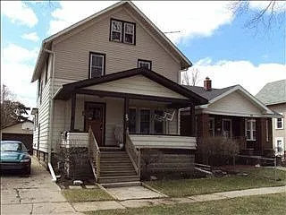 520 E 6th St photo 1