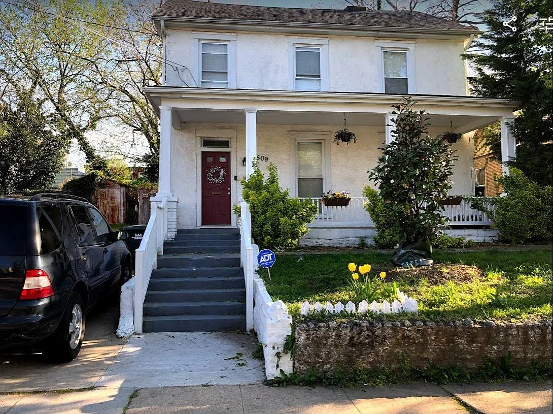 1509 U St SE — Photo 1