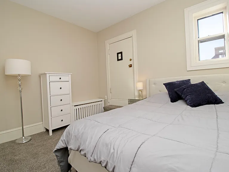 598 Summit Ave #3 — Photo 12