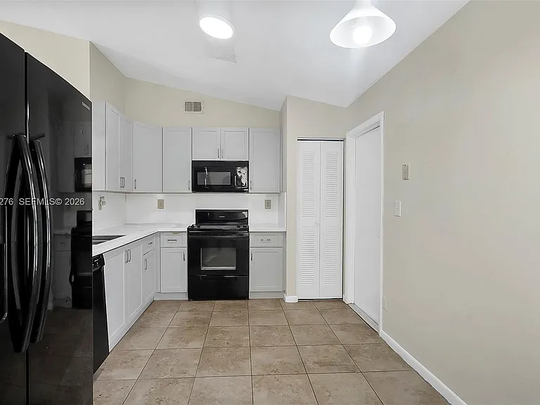 681 Thornridge Ave — Photo 10