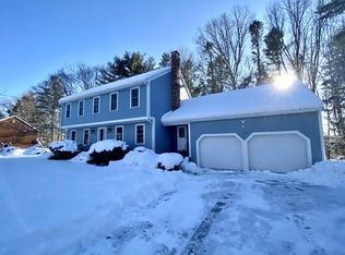 20 Hitching Post Dr, Walpole, MA 02081