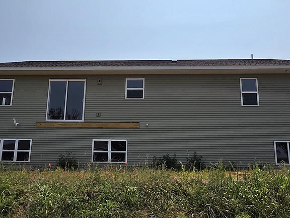 3rd image of 433 Gunderson Dr