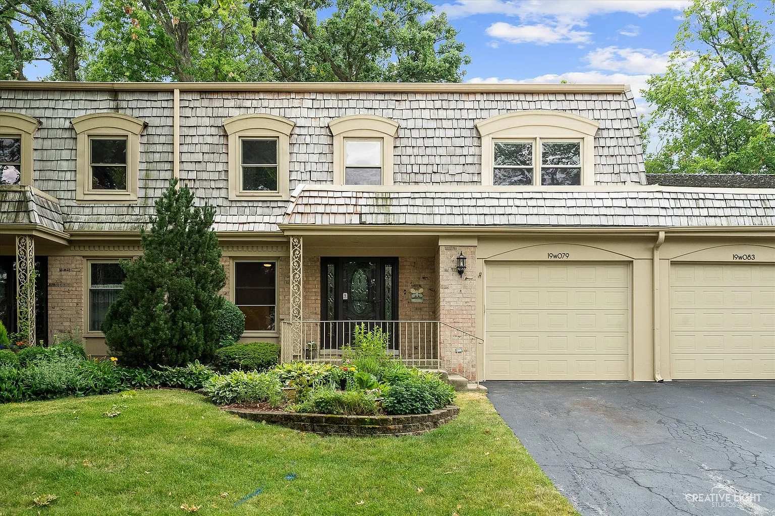 19W079 Avenue Barbizon photo 1