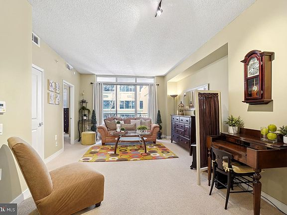 2nd image of 820 N Pollard St APT 315