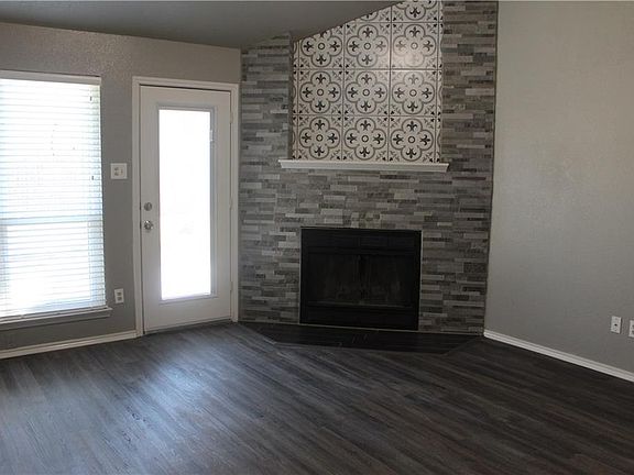 5th image of 719 Ballard St
