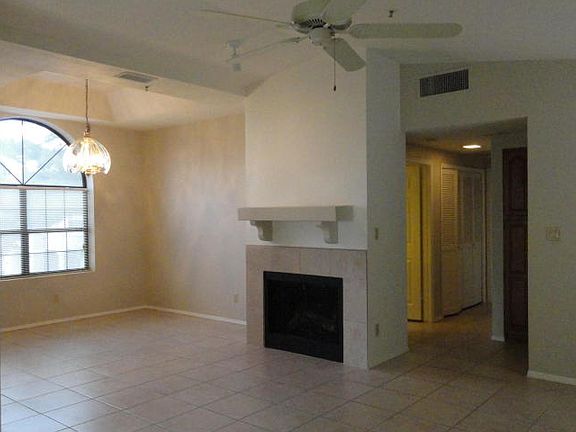 3rd image of 8300 E Via De Ventura Unit 2017