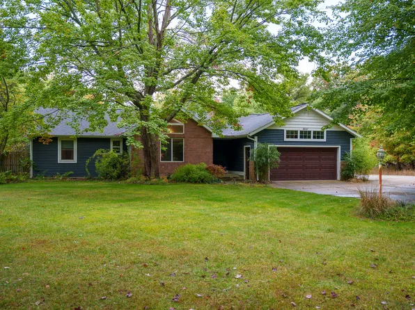 4661 W River Rd, Muskegon, MI 49445