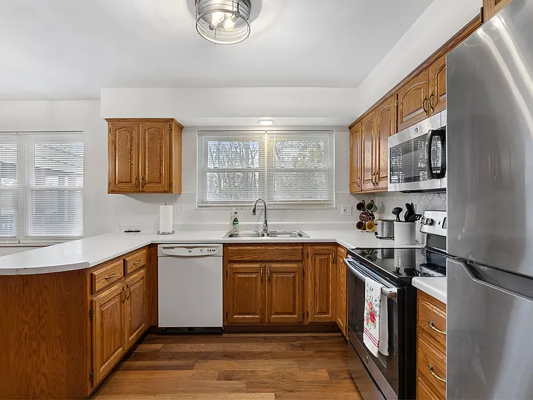 1000 Providence Rd — Photo 17