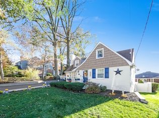 81 W Gouverneur Ave, Rutherford Boro, NJ 07070