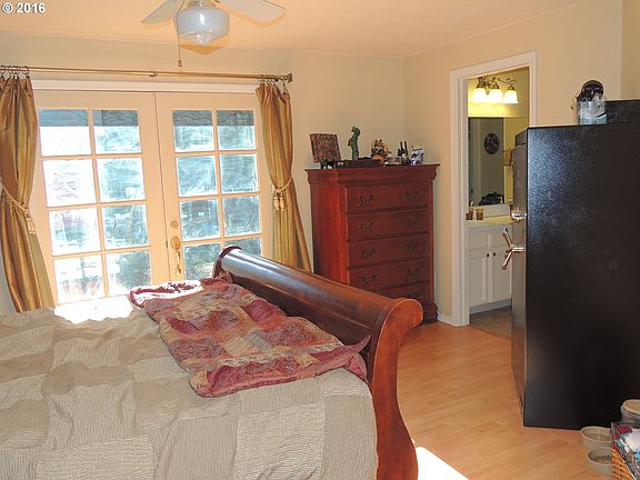 4th image of 13713 NE 83rd Cir