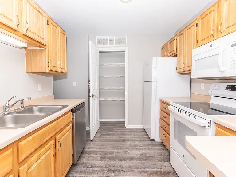 Georgetown Townhomes — Photo 14