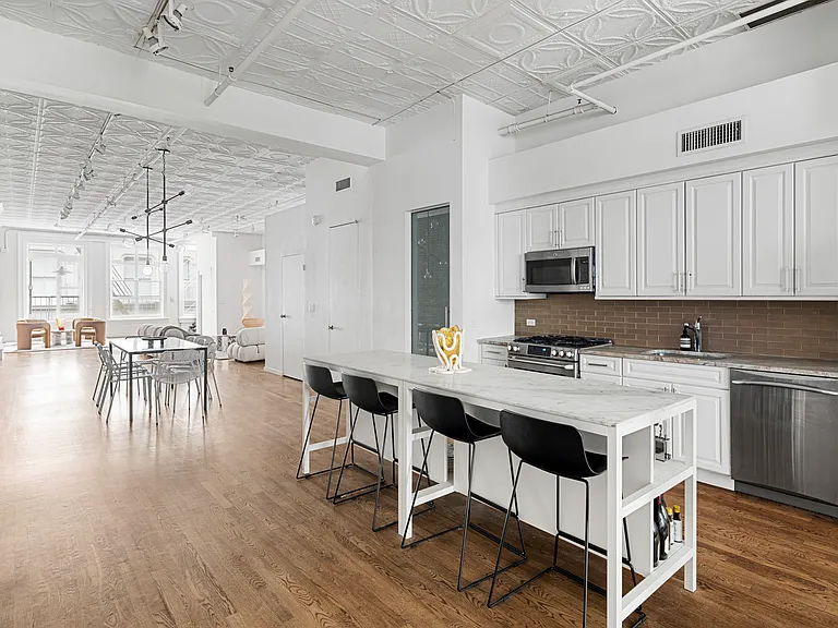 81 Greene St #4 — Photo 4