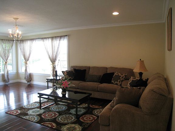 4th image of 3577 Columbine Dr