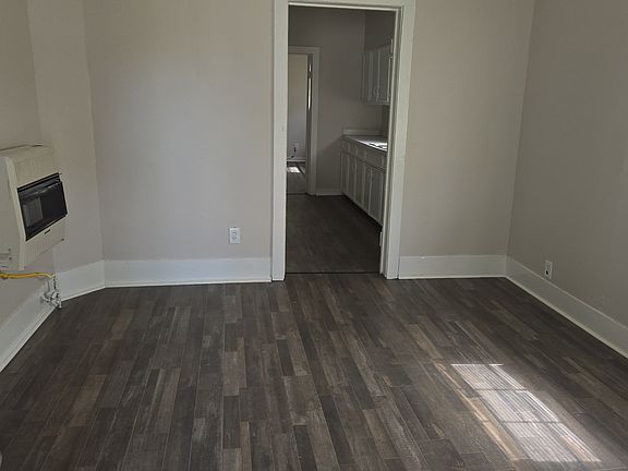3rd image of 1511 E 2nd St