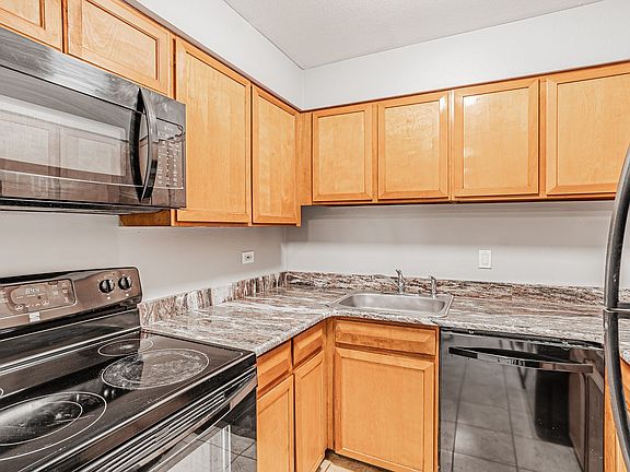 5th image of 1366 N Garfield St APT 505