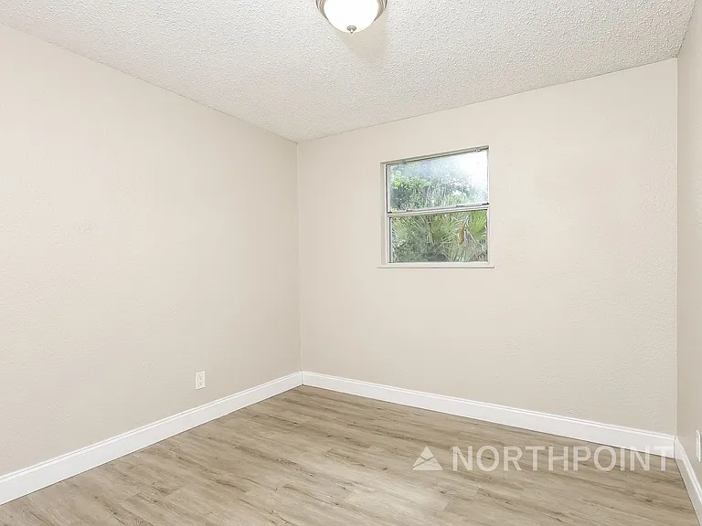 6813 Tinkerbell Ln — Photo 10