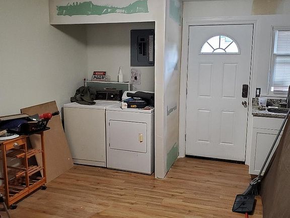 2nd image of 1211 W Schwartz St