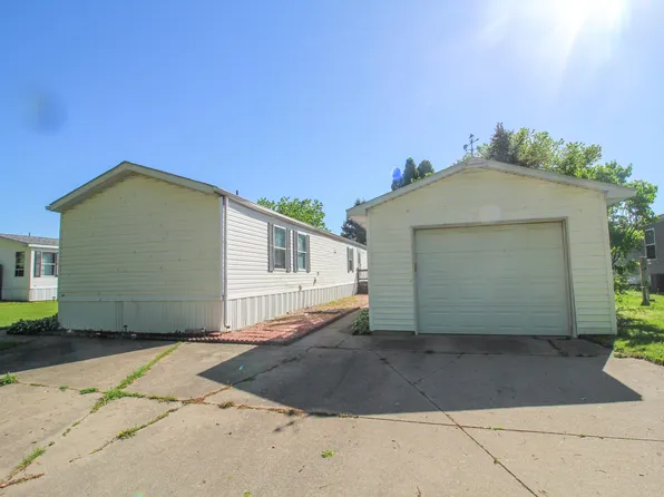 1208 Shiawassee River Rd #4, Three Rivers, MI 49093