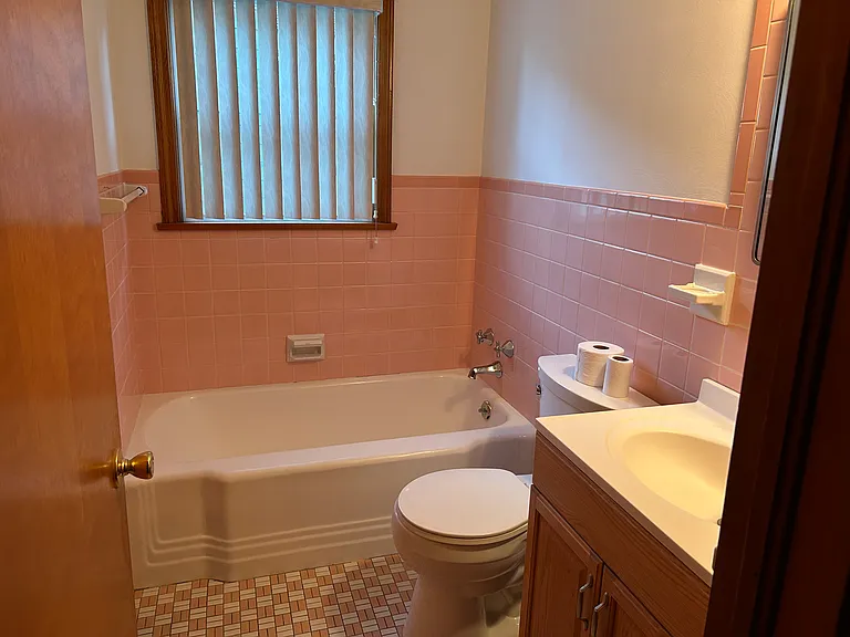 1920 Thalia Ave — Photo 3