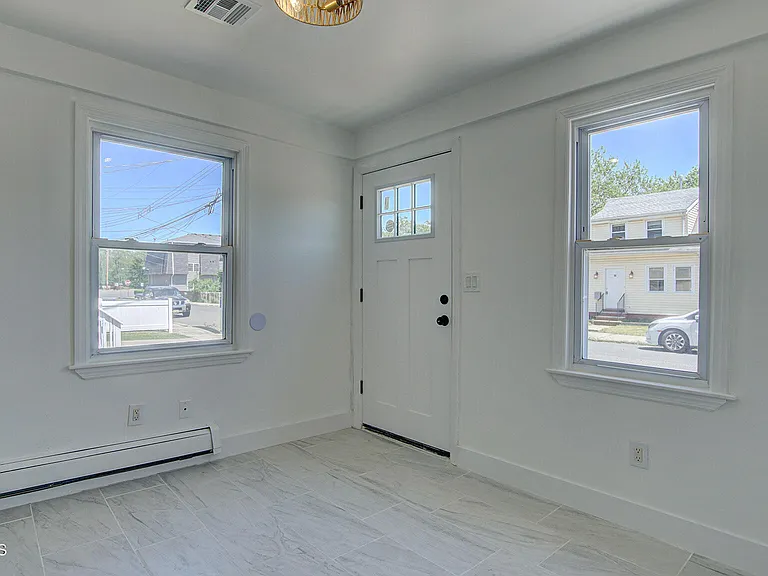 19 Bayview Ave #B — Photo 8