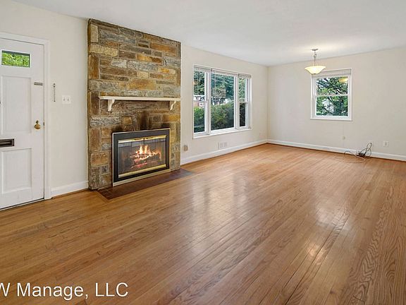 3rd image of 4519 Everett St