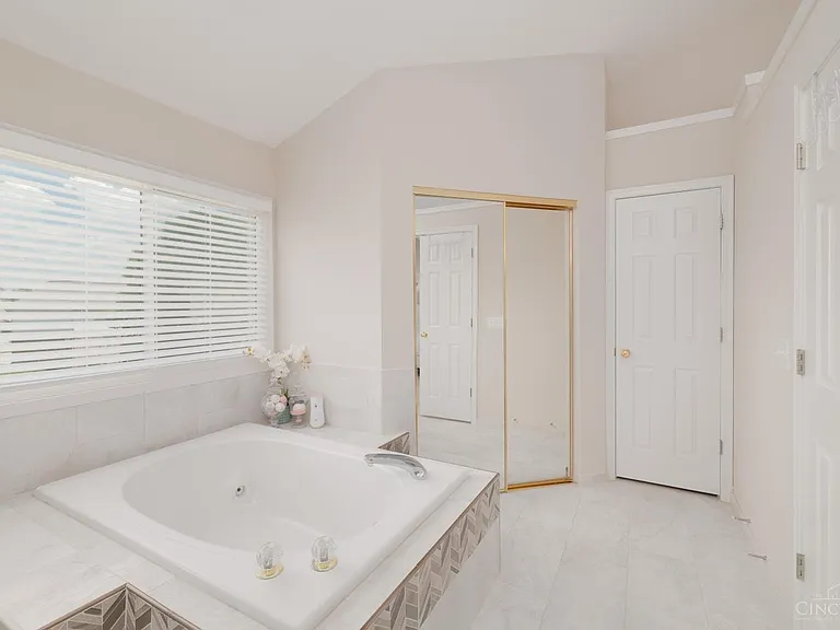 4646 Lakeridge Ct — Photo 23