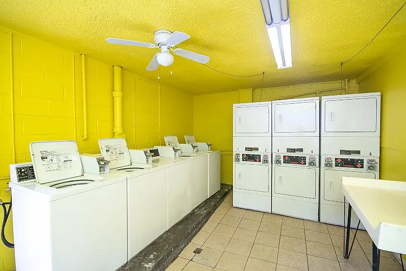 Regal Heights Apartments — Photo 3