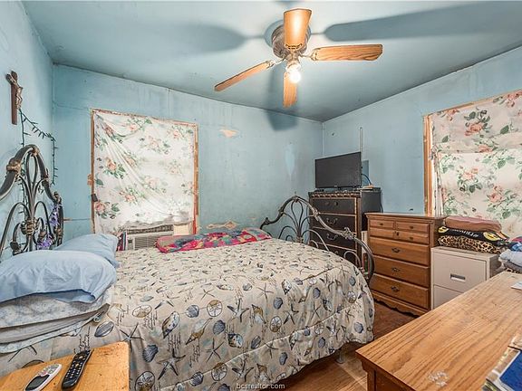 5th image of 1413 Sandy Point Rd